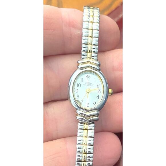 Women's Gloria Vanderbilt Silver Tone Watch, Diamond Accent, Expansion Band - Picture 1 of 3
